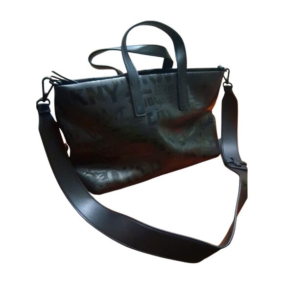 Women's Dkny NYC Black Shoulder Bag - Picture 1 of 9